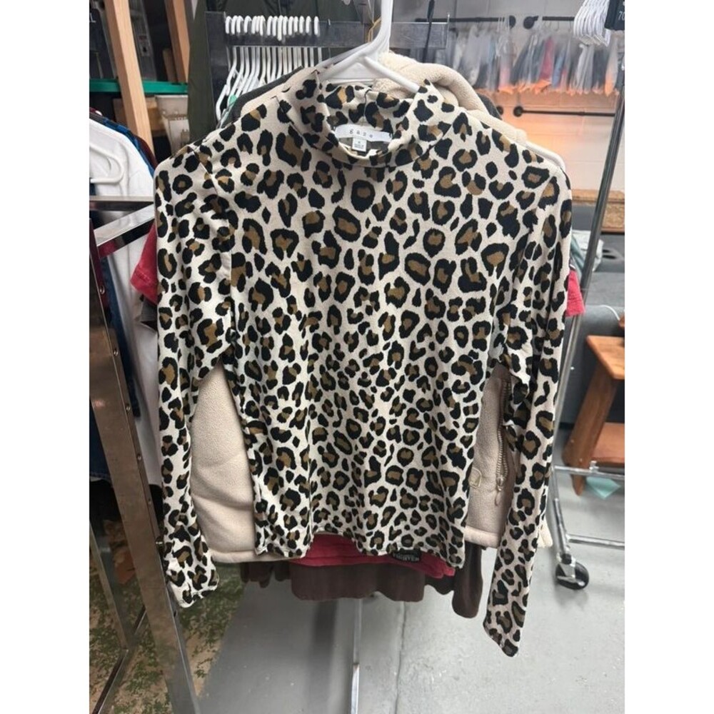 Small Gaze leopard top